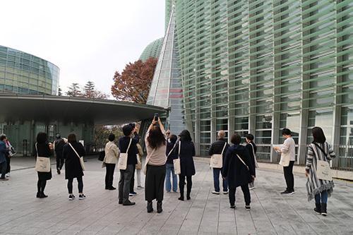 建築ツアーの様子